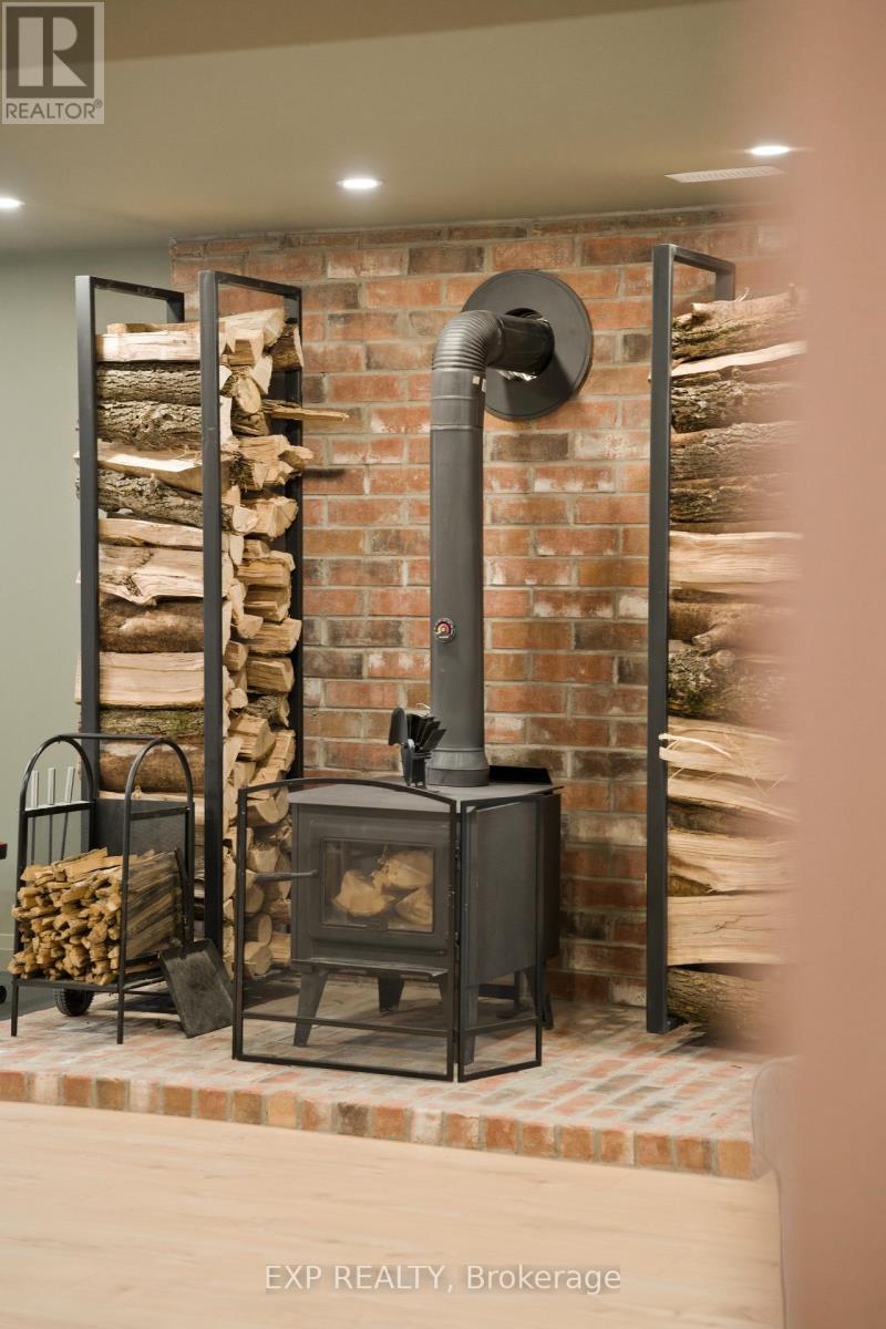 11 Lipson Avenue, Prince Edward County, Ontario  K0K 1T0 - Photo 34 - X13033066