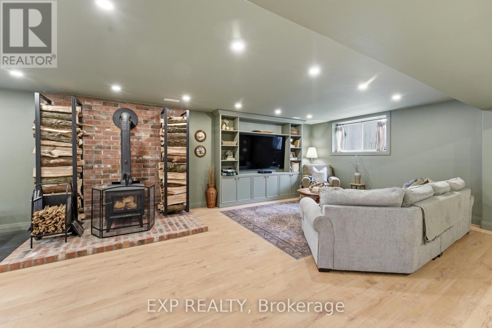 11 Lipson Avenue, Prince Edward County, Ontario  K0K 1T0 - Photo 36 - X13033066