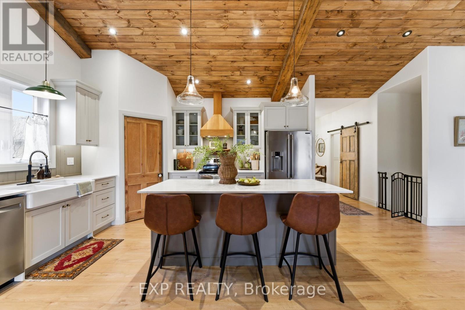 11 Lipson Avenue, Prince Edward County, Ontario  K0K 1T0 - Photo 5 - X13033066