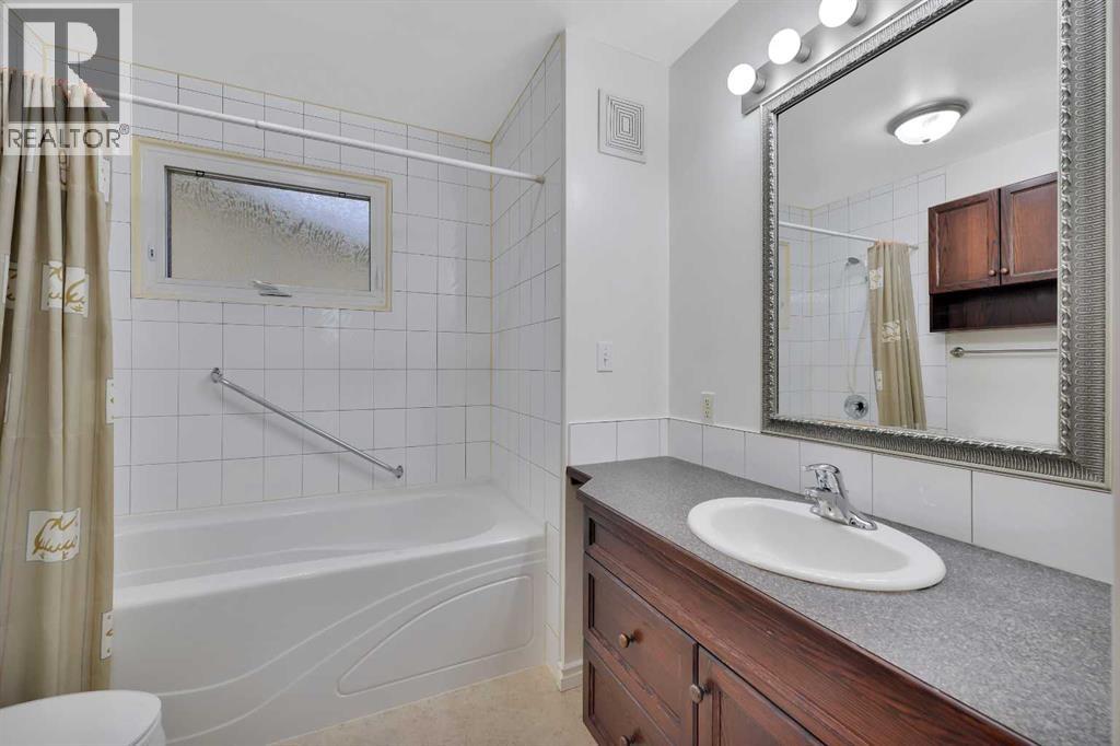 3333 43 Avenue, Red Deer, Alberta  T4N 3B2 - Photo 10 - A2301561