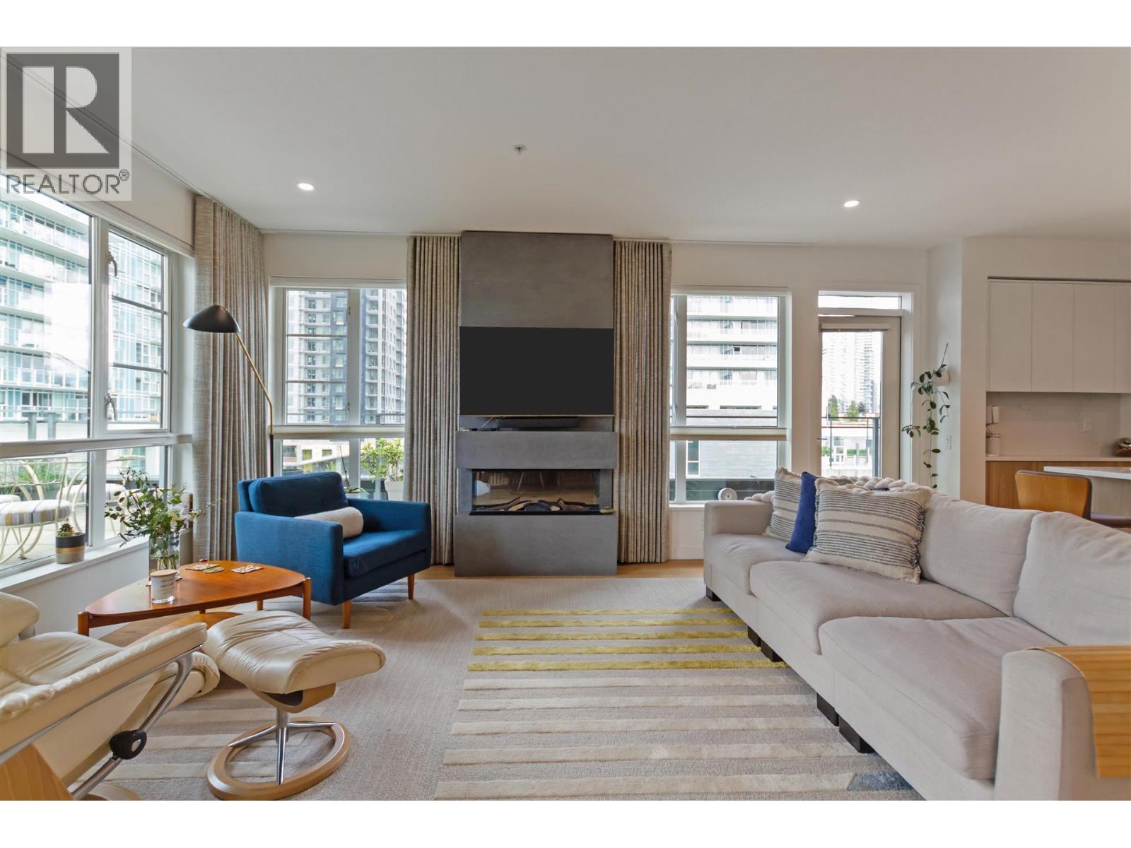 508 516 Foster Avenue, Coquitlam, British Columbia  V3J 0H8 - Photo 3 - R3114785