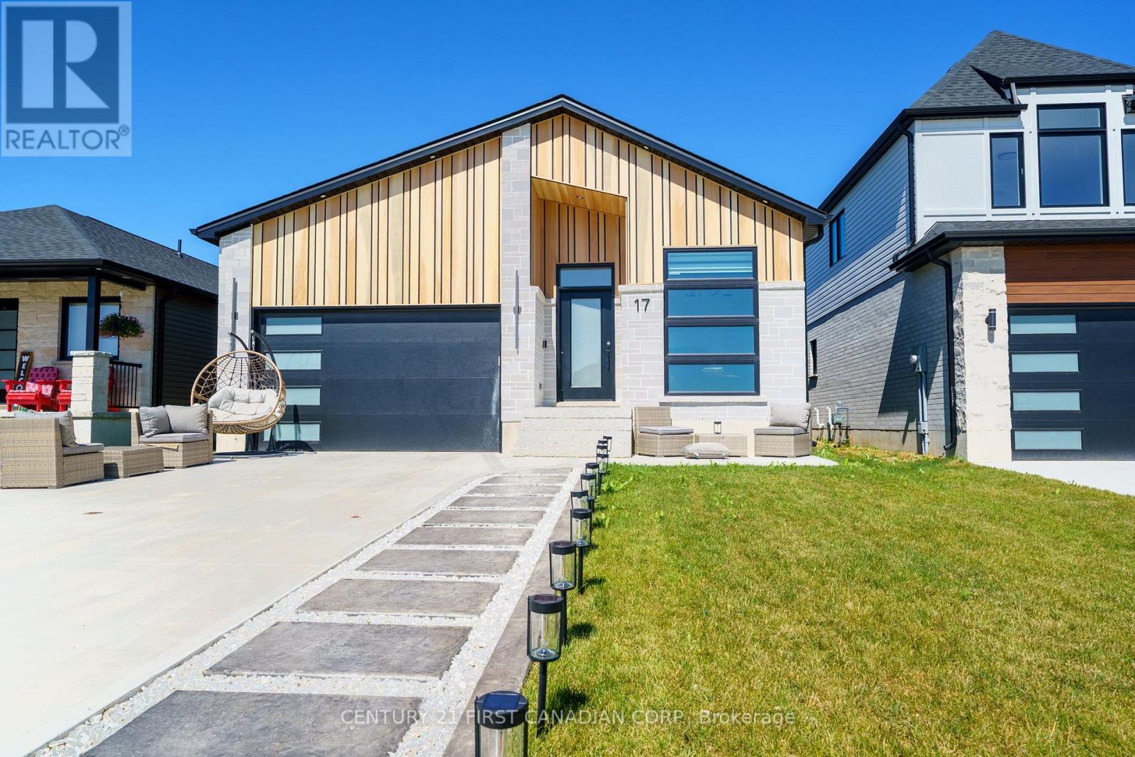 17 SHELDABREN STREET, North Middlesex, Ontario