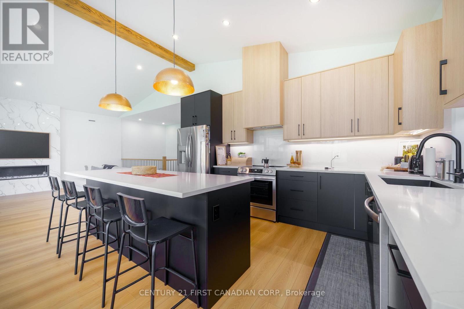 17 Sheldabren Street, North Middlesex, Ontario  N0M 1A0 - Photo 14 - X13033050