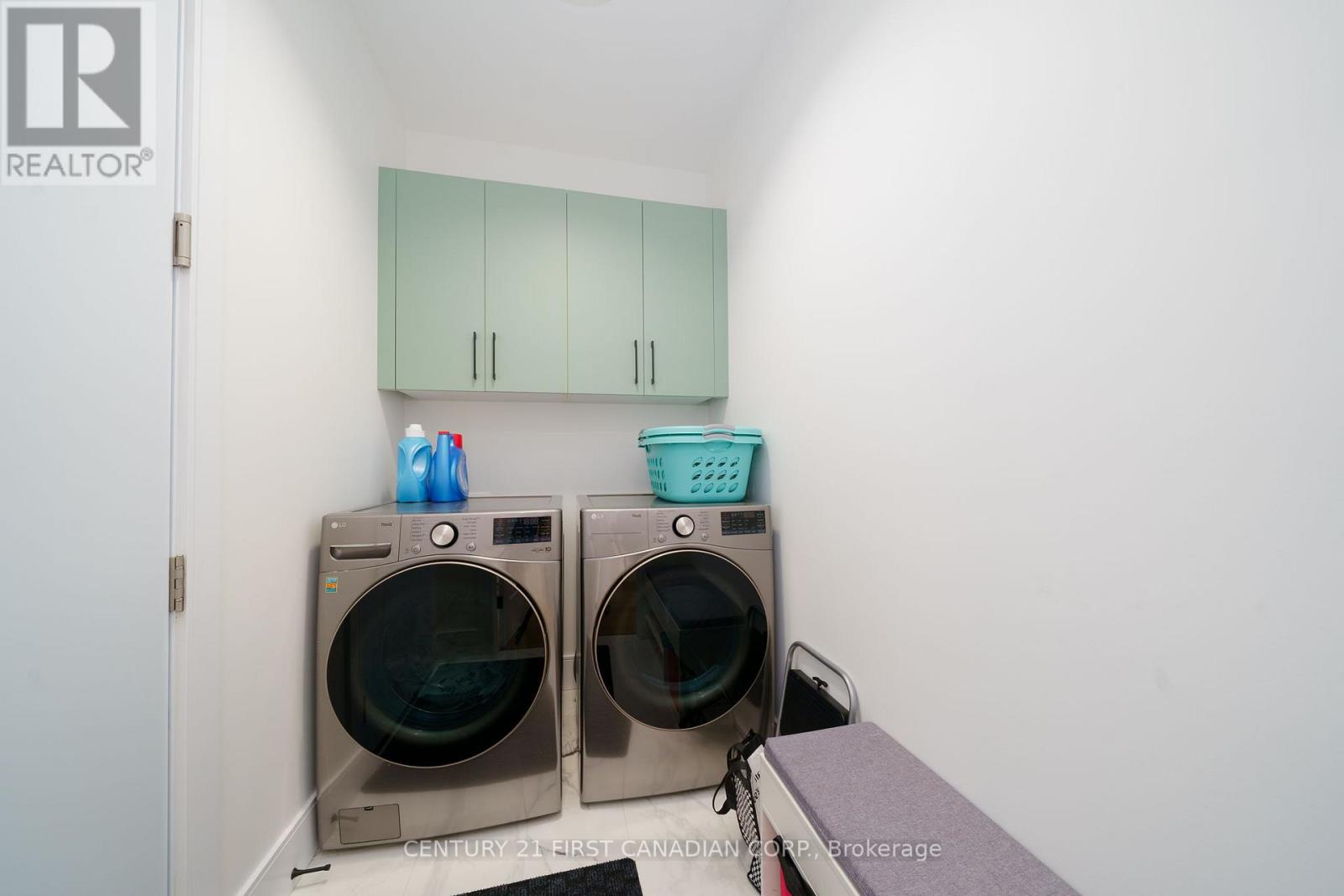 17 Sheldabren Street, North Middlesex, Ontario  N0M 1A0 - Photo 16 - X13033050