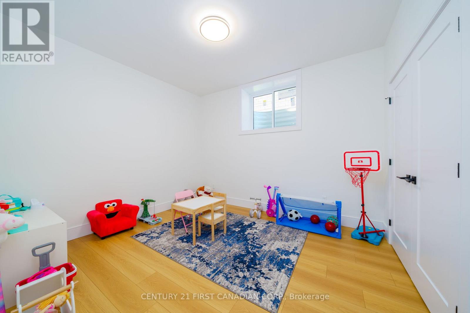 17 Sheldabren Street, North Middlesex, Ontario  N0M 1A0 - Photo 22 - X13033050