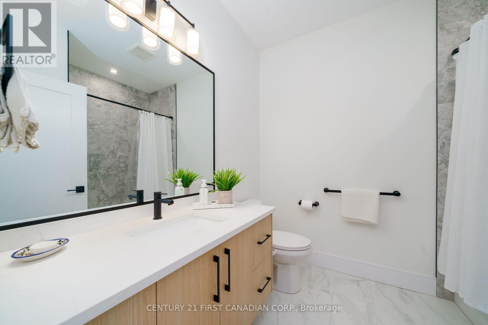 17 Sheldabren Street, North Middlesex, Ontario  N0M 1A0 - Photo 23 - X13033050