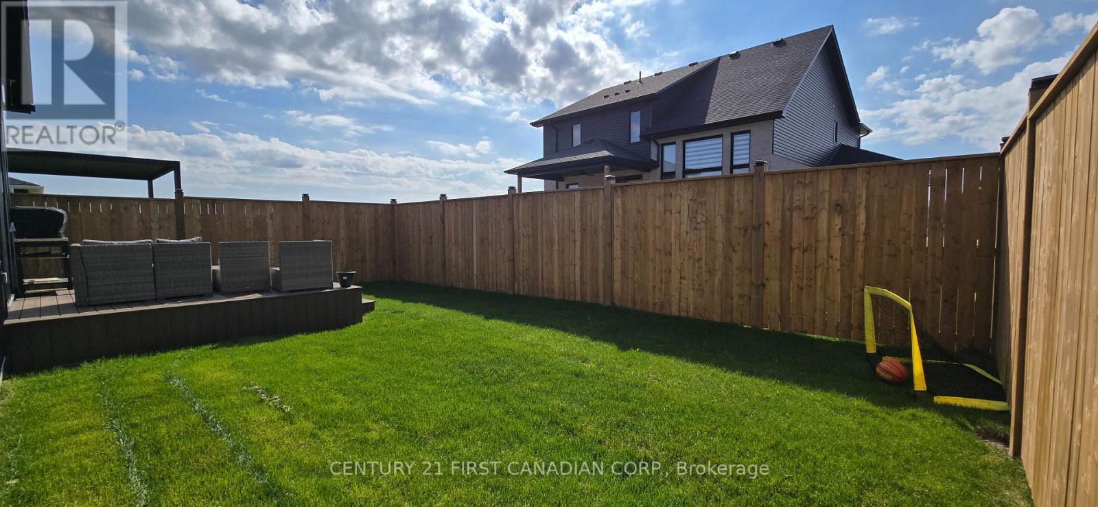 17 Sheldabren Street, North Middlesex, Ontario  N0M 1A0 - Photo 26 - X13033050