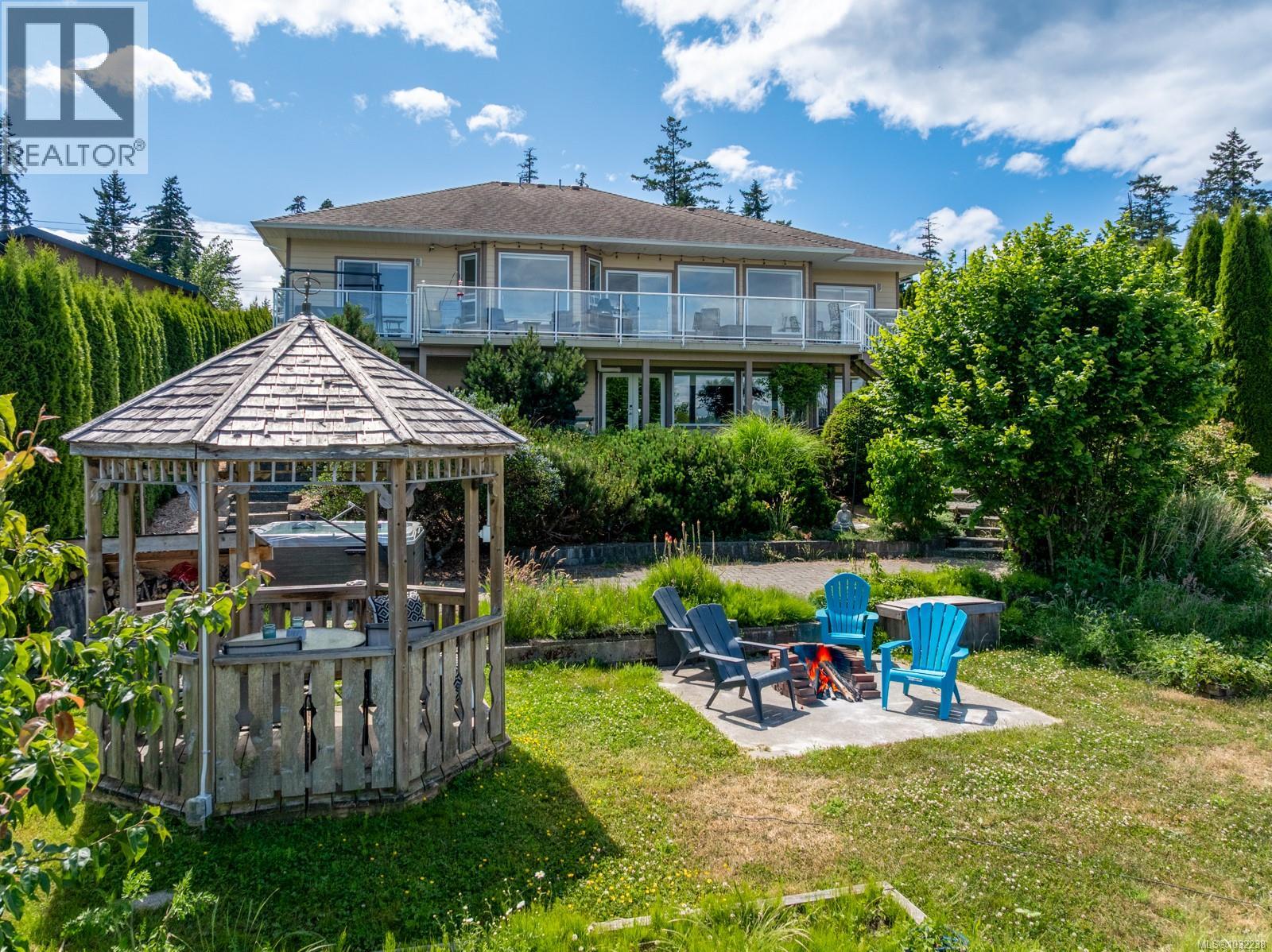 6800 Buckley Bay Frontage Rd, Fanny Bay, British Columbia  V0R 1W0 - Photo 4 - 1032238