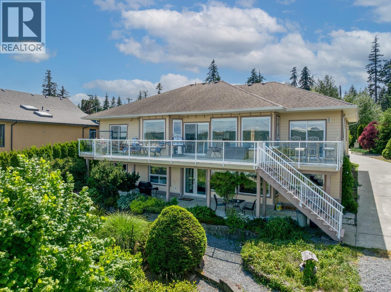 6800 Buckley Bay Frontage Rd, Fanny Bay, British Columbia  V0R 1W0 - Photo 33 - 1032238