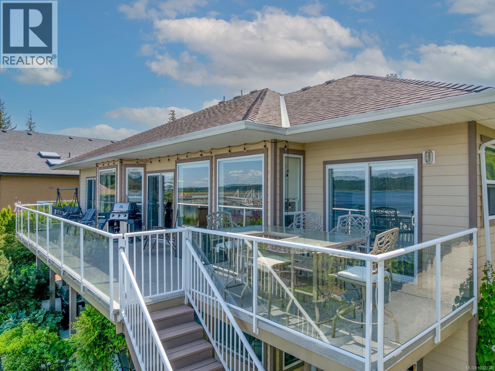 6800 Buckley Bay Frontage Rd, Fanny Bay, British Columbia  V0R 1W0 - Photo 32 - 1032238