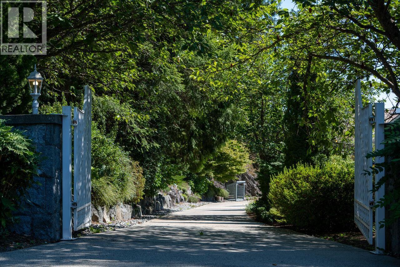 63 Chadwick Road, Gibsons, British Columbia  V0N 1V6 - Photo 3 - R3053462