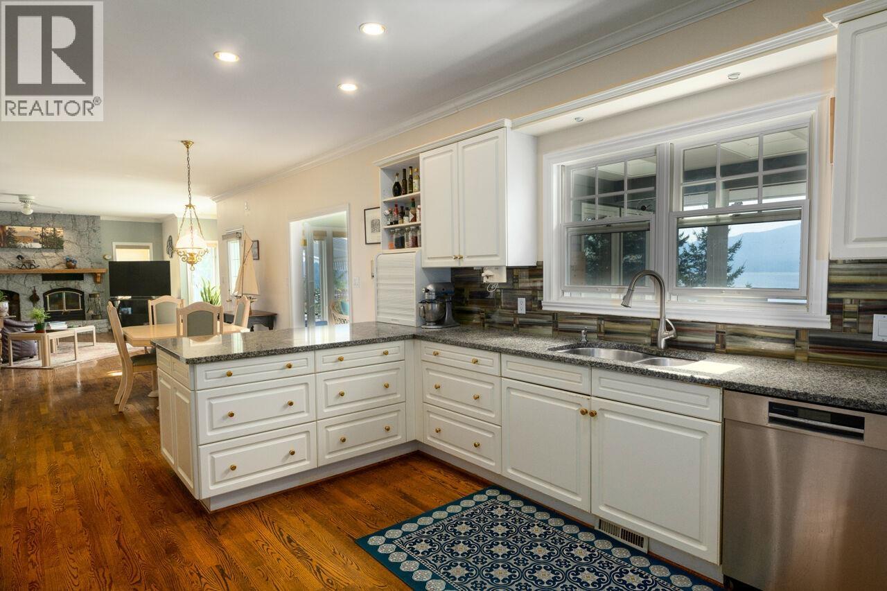 63 Chadwick Road, Gibsons, British Columbia  V0N 1V6 - Photo 16 - R3053462