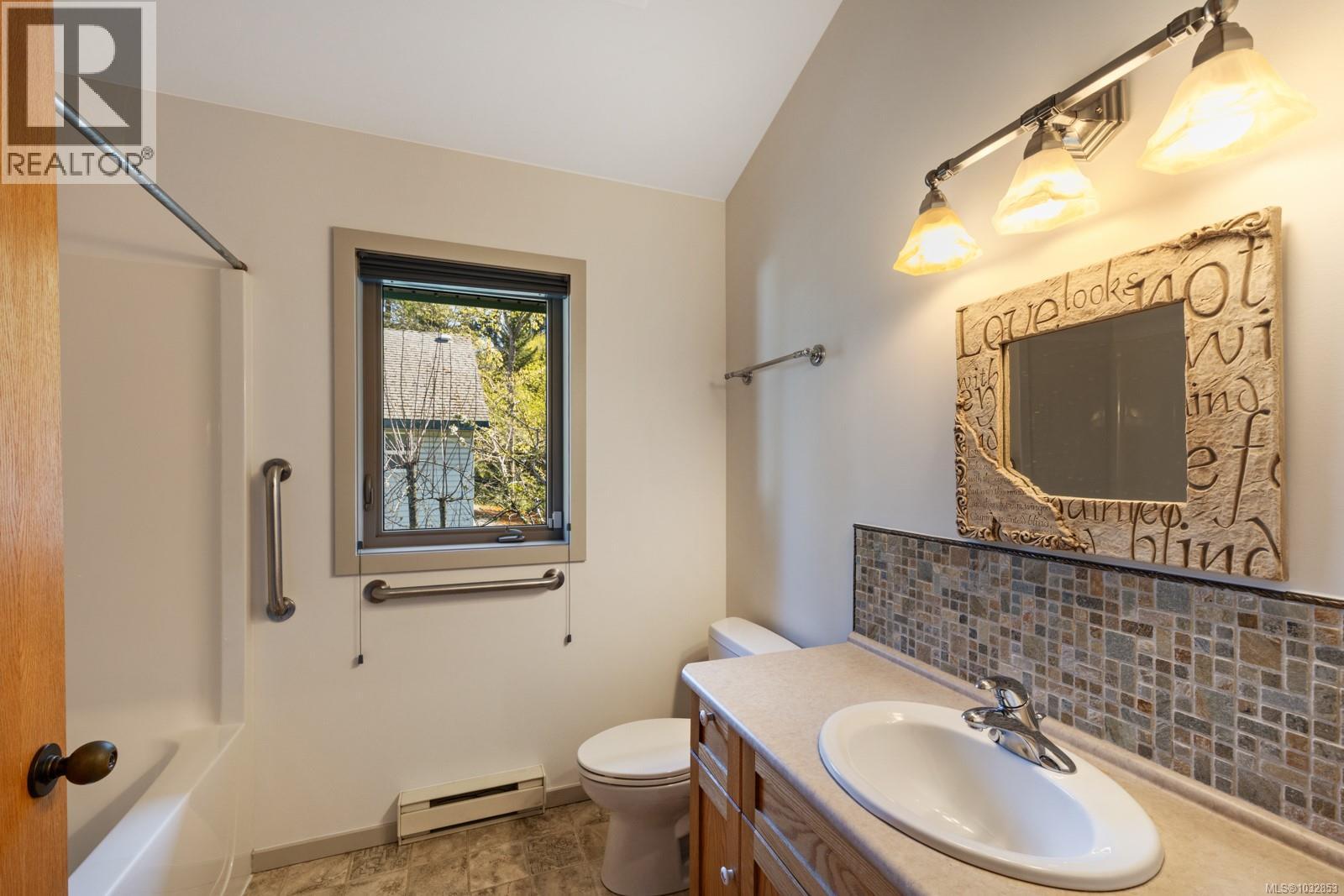 471 Windslow Rd, Comox, British Columbia  V9M 3T8 - Photo 33 - 1032853