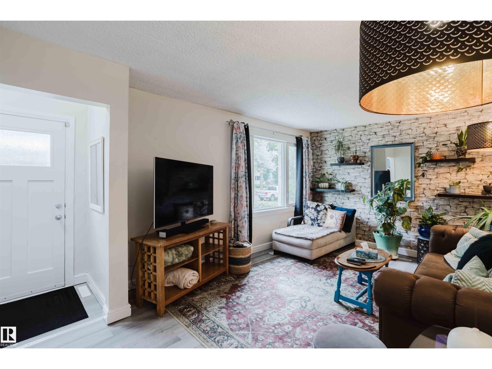 12026 104 St Nw, Edmonton, Alberta  T5G 2L4 - Photo 3 - E4483612