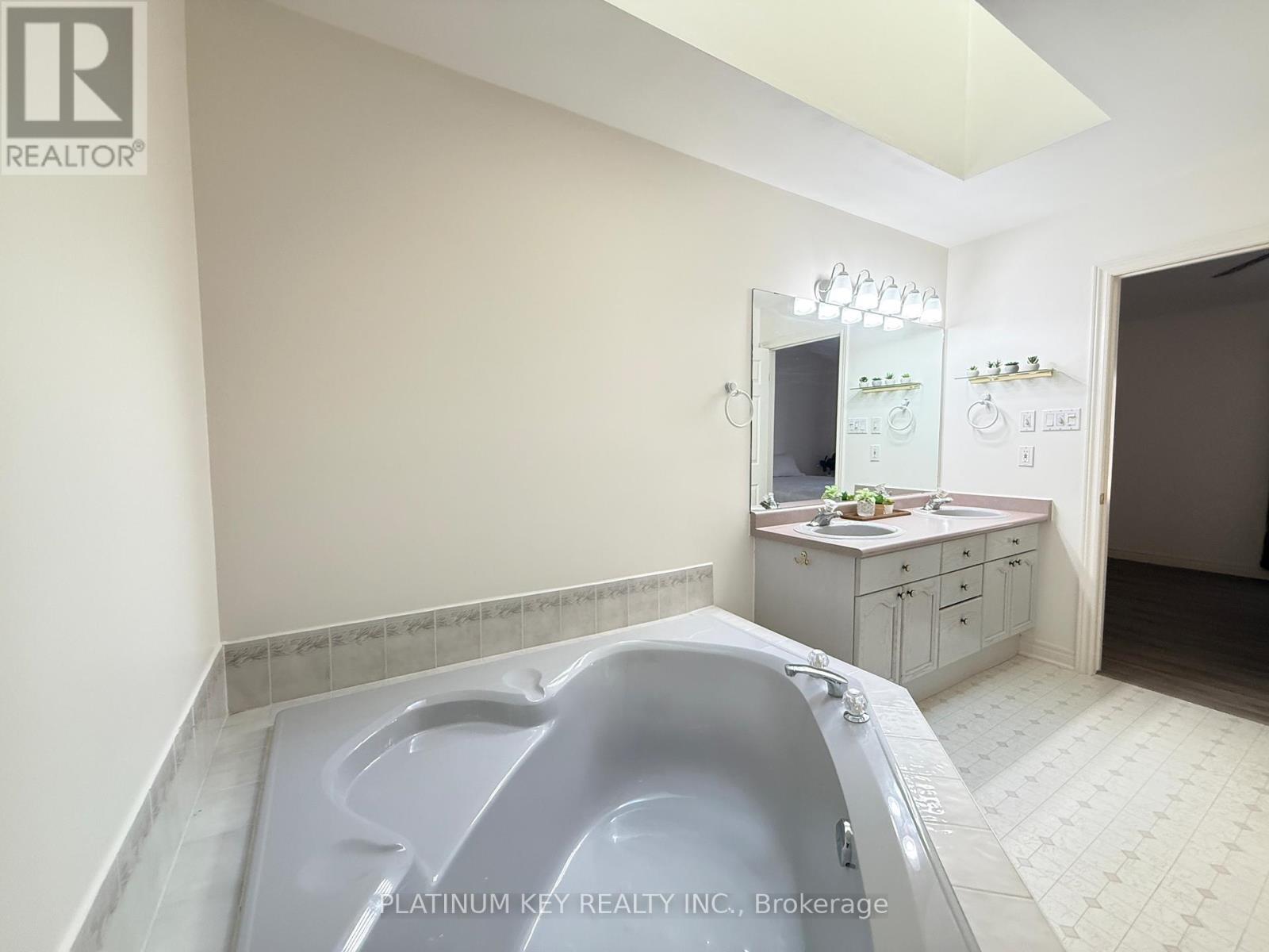 7 - 1331 Commissioners Road W, London South, Ontario  N6K 1E2 - Photo 15 - X12747658