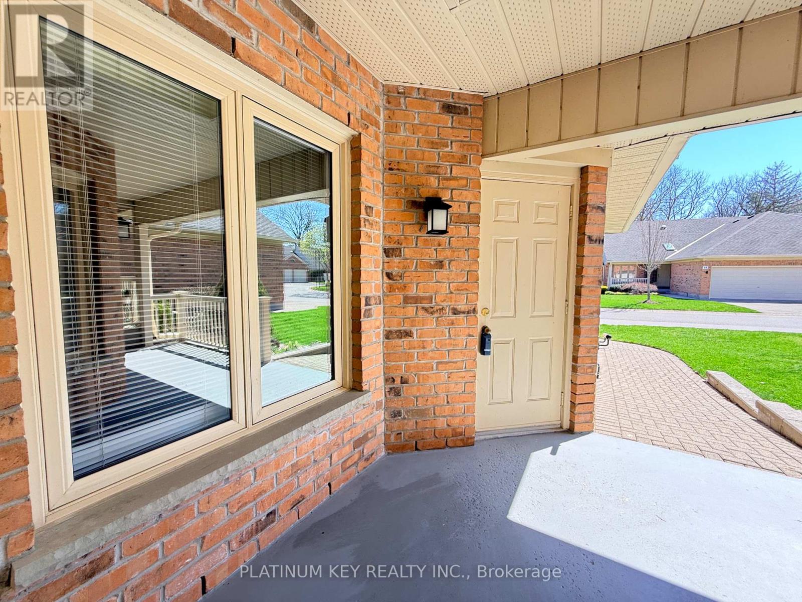 7 - 1331 Commissioners Road W, London South, Ontario  N6K 1E2 - Photo 3 - X12747658