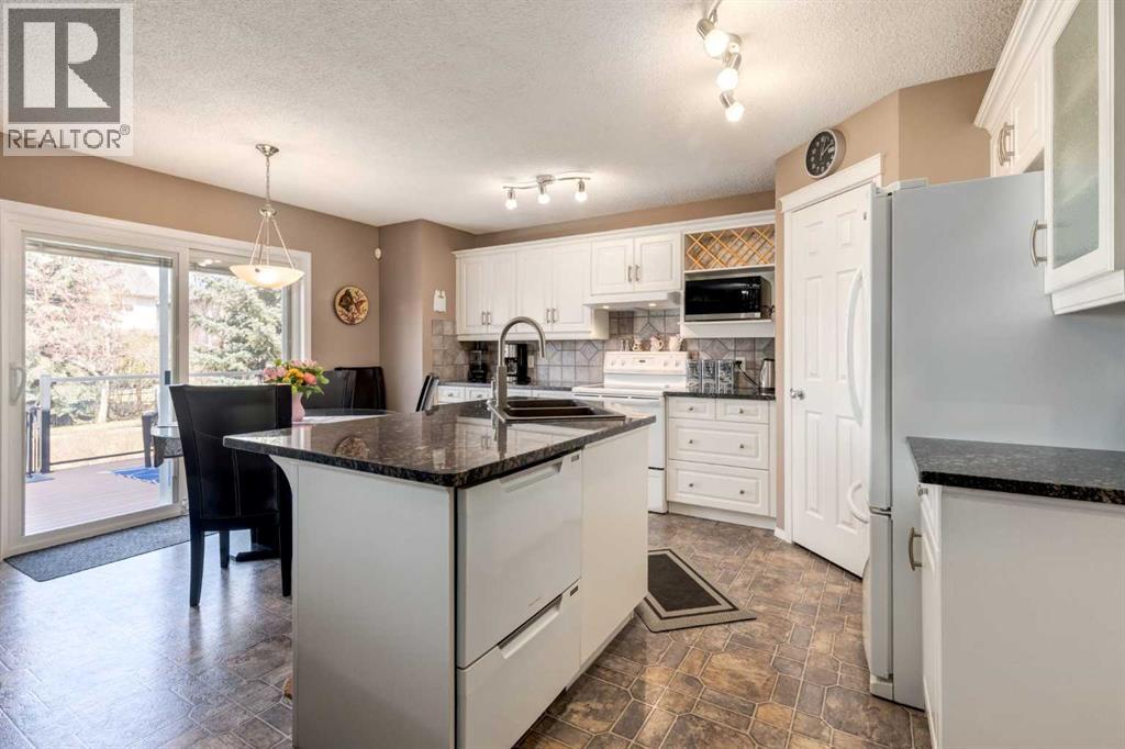 228 Cranfield Park Se, Calgary, Alberta  T3M 1B4 - Photo 7 - A2304323
