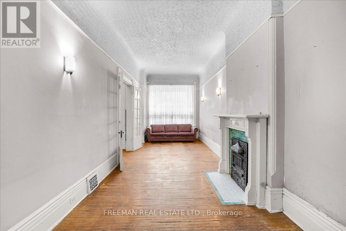 116 Brunswick Avenue, Toronto, Ontario  M5S 2M2 - Photo 8 - C13033020