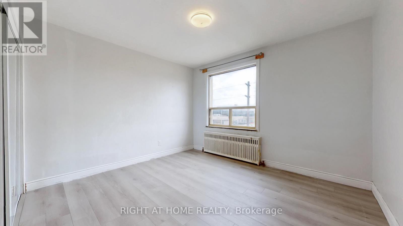 314 - 896 Eglinton Avenue E, Toronto (Leaside), Ontario  M4G 2L2 - Photo 5 - C13033082