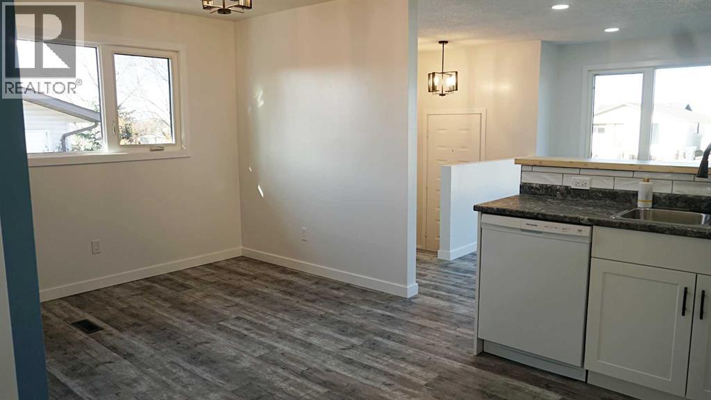 4907 53 Avenue, Kitscoty, Alberta  T0B 2P0 - Photo 11 - A2269030