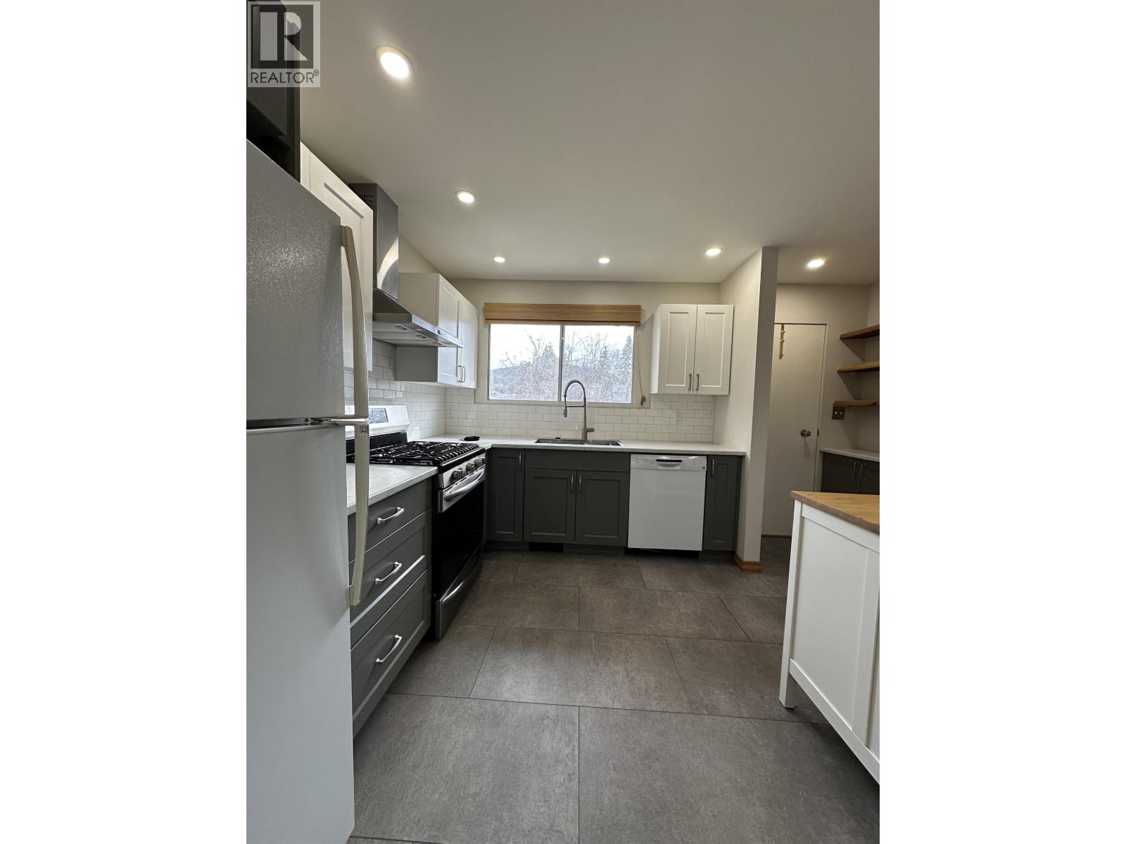 391 N Birch Avenue, 100 Mile House, British Columbia  V0K 2E0 - Photo 14 - R3096427