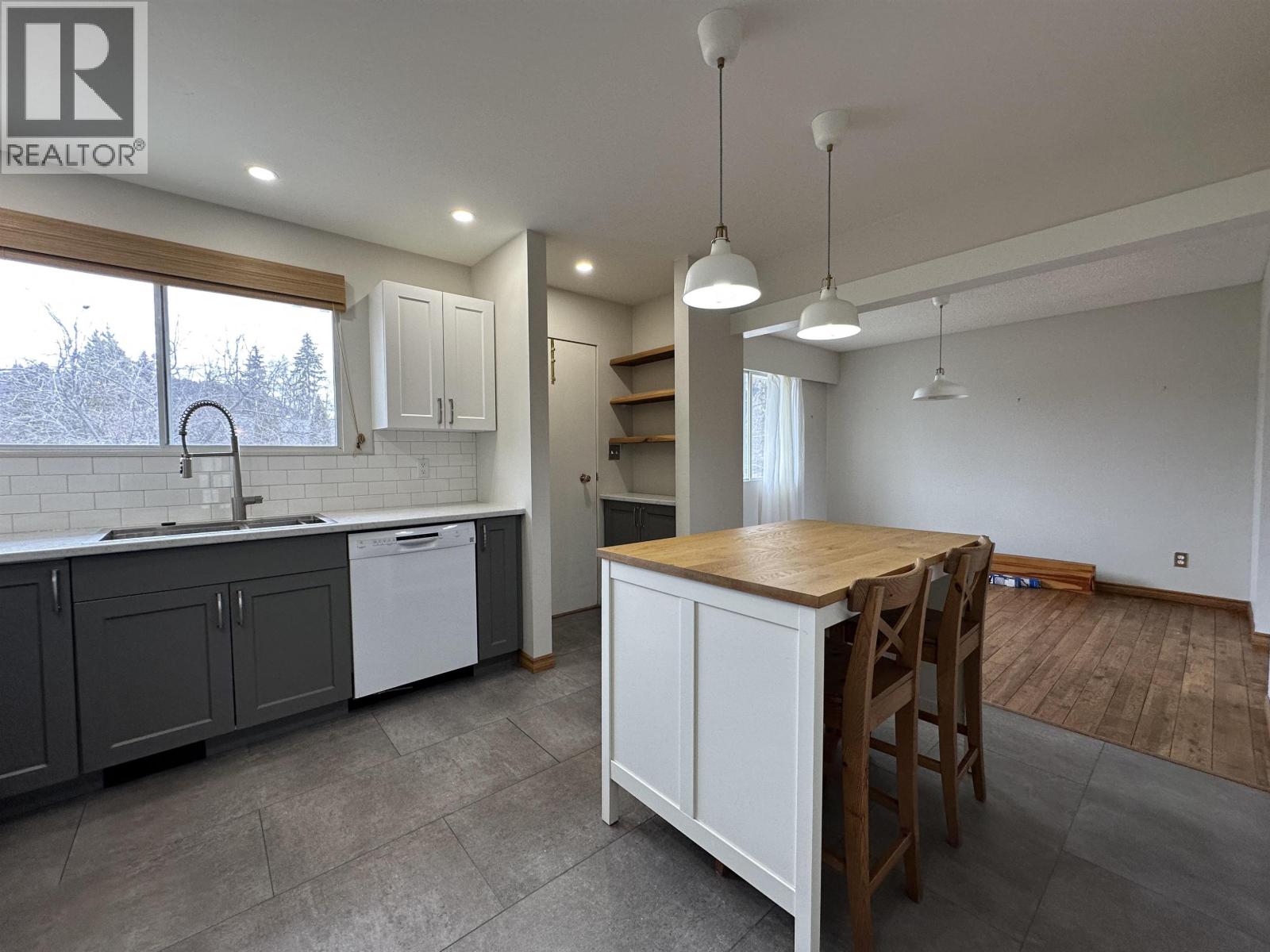 391 N Birch Avenue, 100 Mile House, British Columbia  V0K 2E0 - Photo 10 - R3096427