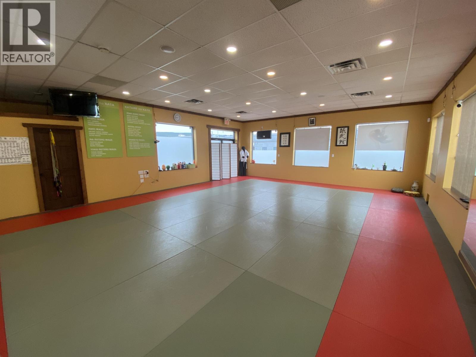 125 Cedar Avenue, 100 Mile House, British Columbia  V0K 2E0 - Photo 10 - C8072420