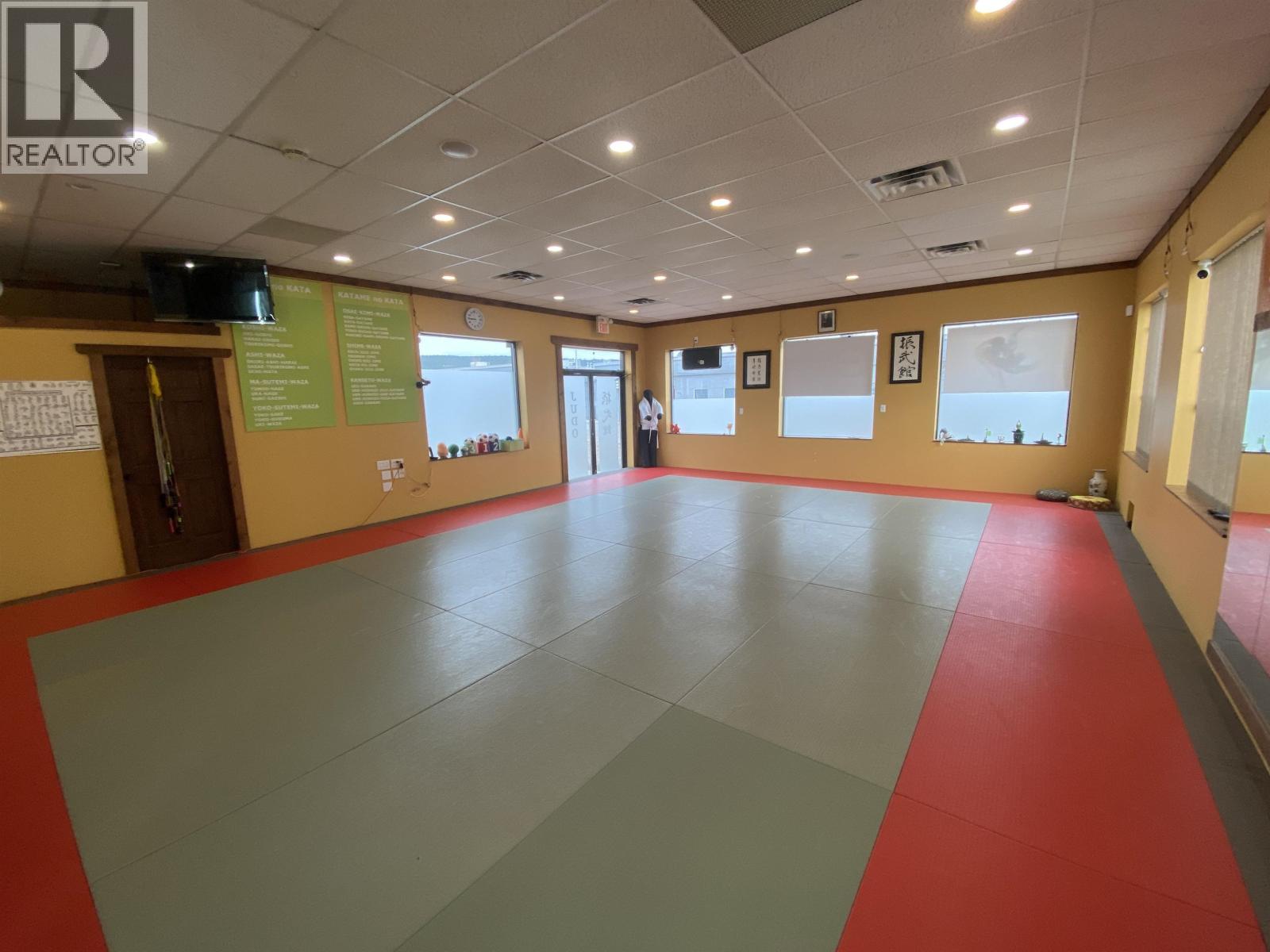 125 Cedar Avenue, 100 Mile House, British Columbia  V0K 2E0 - Photo 12 - C8072420