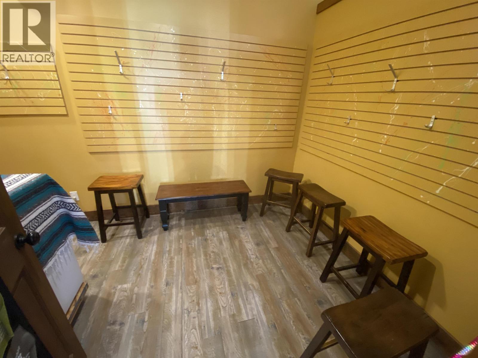 125 Cedar Avenue, 100 Mile House, British Columbia  V0K 2E0 - Photo 17 - C8072420