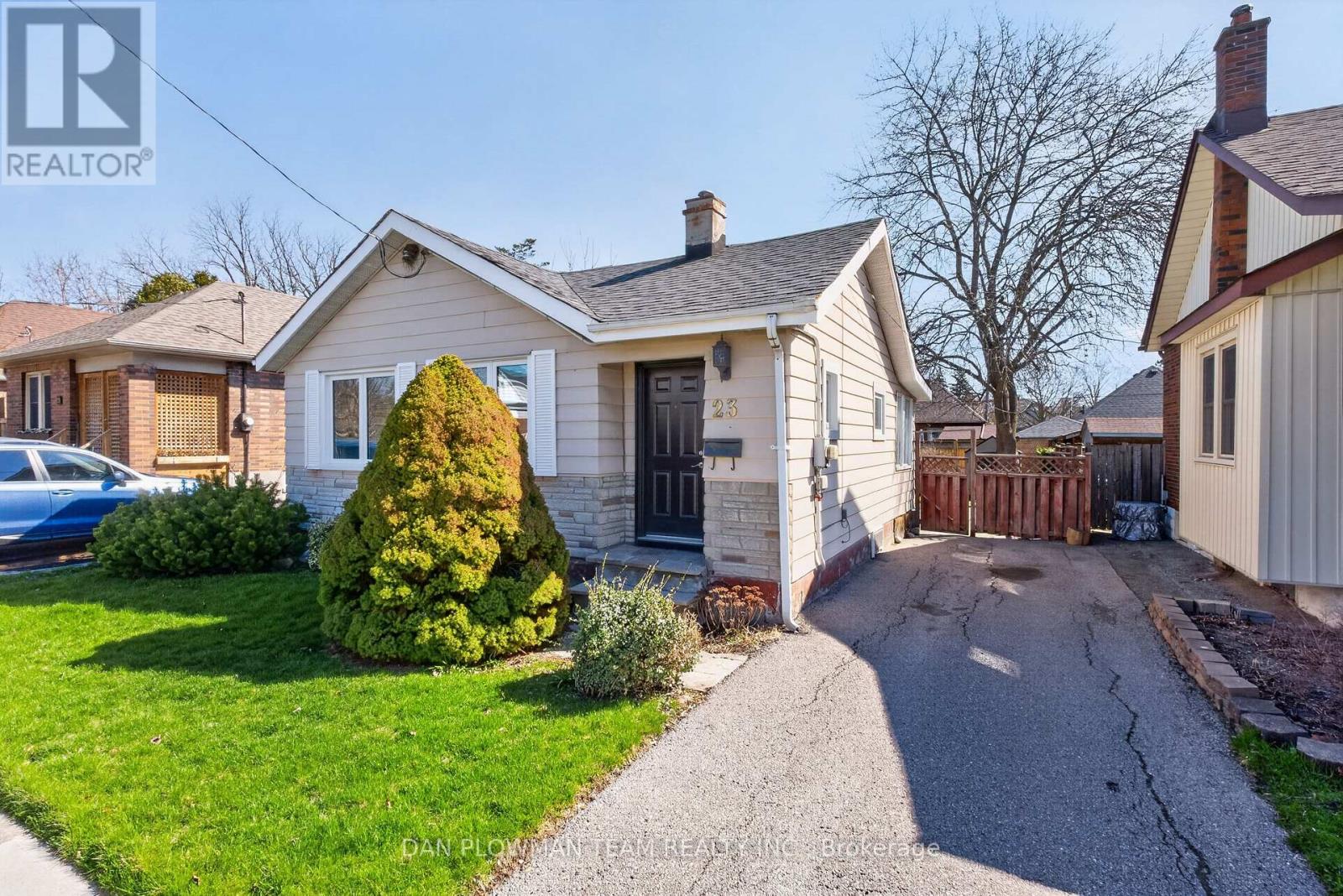 23 PATRICIA AVENUE, Oshawa, Ontario