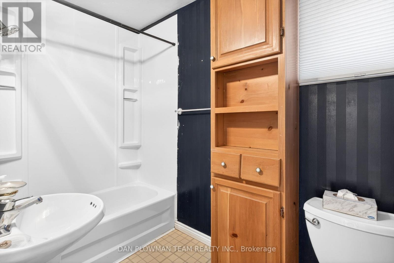 23 Patricia Avenue, Oshawa, Ontario  L1H 5W1 - Photo 18 - E13033018