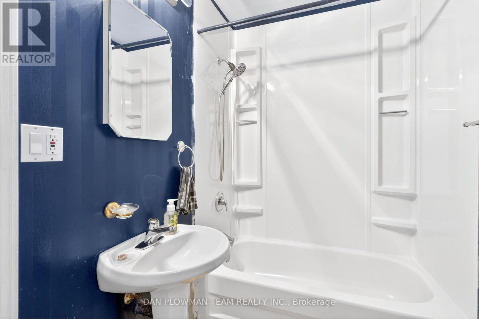 23 Patricia Avenue, Oshawa, Ontario  L1H 5W1 - Photo 19 - E13033018