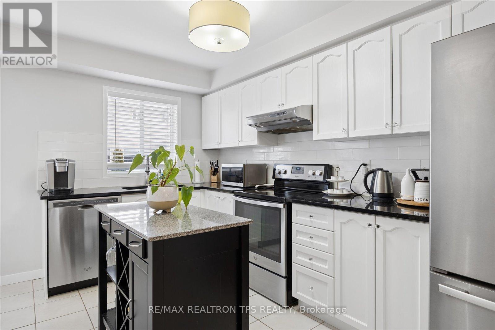 50 Spraggins Lane, Ajax, Ontario  L1T 4H2 - Photo 9 - E13033072