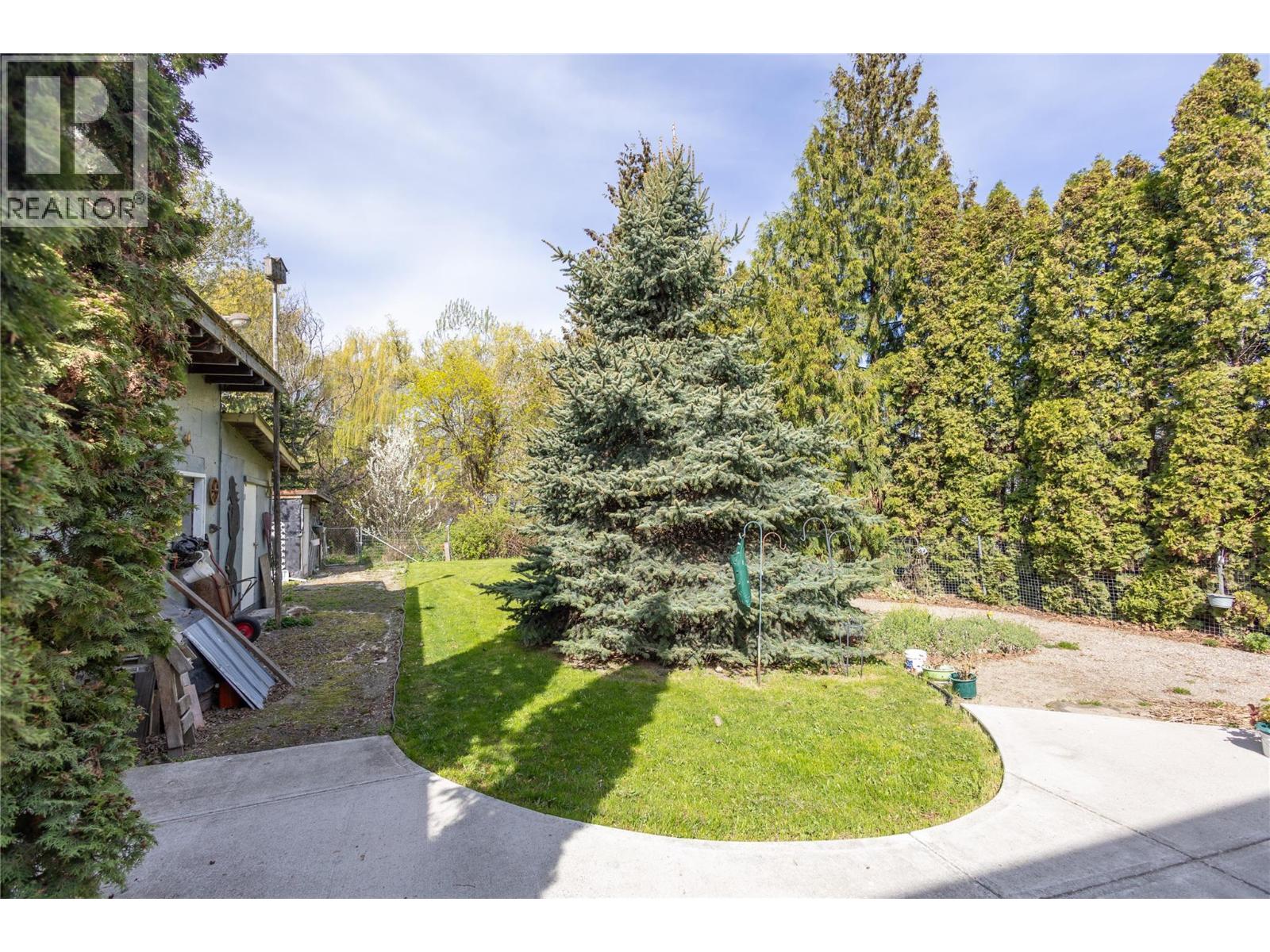 6292 Stickle Road, Vernon, British Columbia  V1B 3R2 - Photo 10 - 10375900