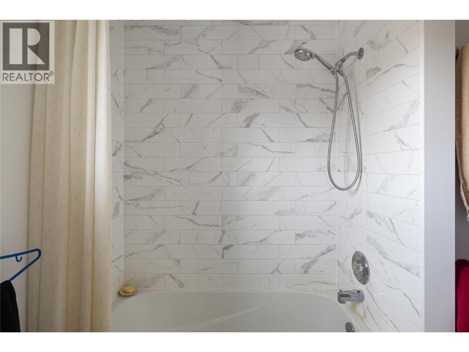 6292 Stickle Road, Vernon, British Columbia  V1B 3R2 - Photo 40 - 10375900