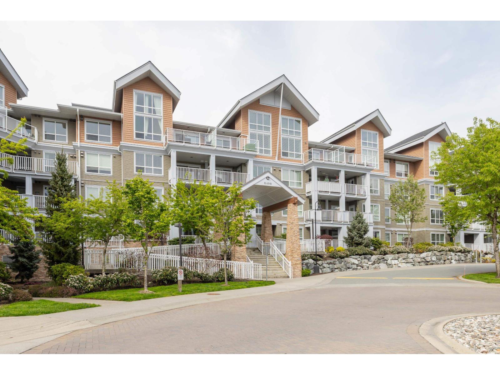 415 6490 194 STREET, Surrey, British Columbia