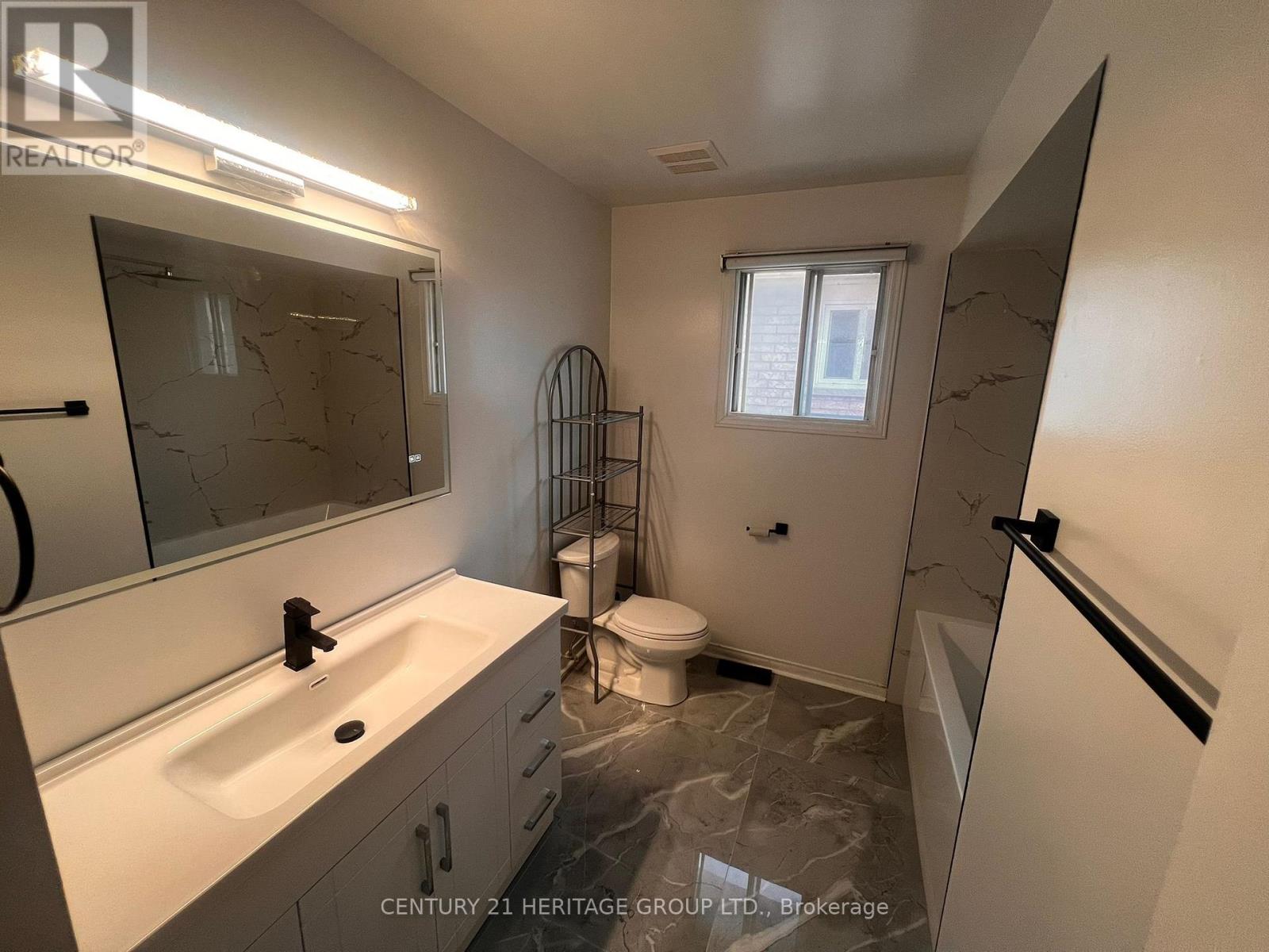 Main & 2nd - 641 Walpole Crescent, Newmarket (Stonehaven-Wyndham), Ontario  L3X 2B6 - Photo 11 - N13033076