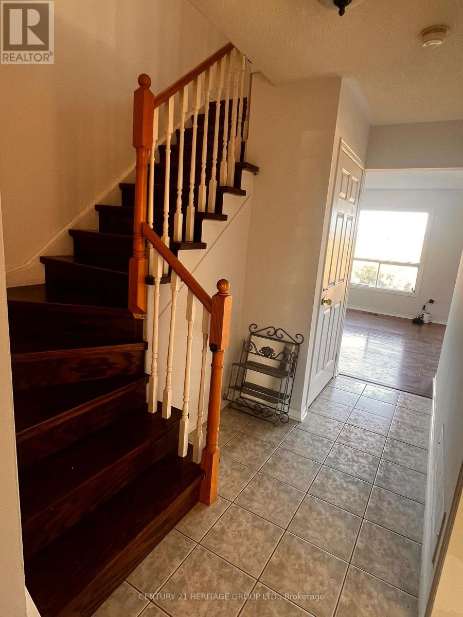 Main & 2nd - 641 Walpole Crescent, Newmarket (Stonehaven-Wyndham), Ontario  L3X 2B6 - Photo 2 - N13033076