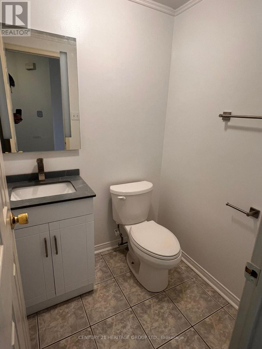 Main & 2nd - 641 Walpole Crescent, Newmarket (Stonehaven-Wyndham), Ontario  L3X 2B6 - Photo 3 - N13033076