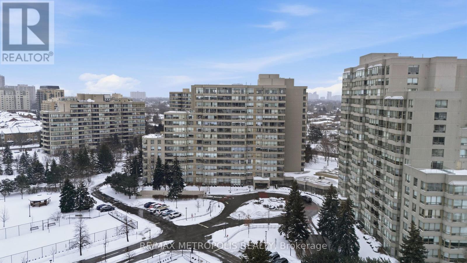 1501 - 11 TOWNSGATE DRIVE, Vaughan, Ontario