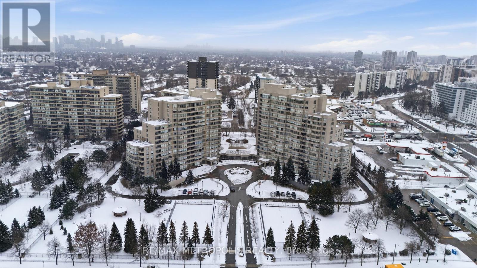 1501 - 11 Townsgate Drive, Vaughan, Ontario  L4J 8G4 - Photo 2 - N13033088