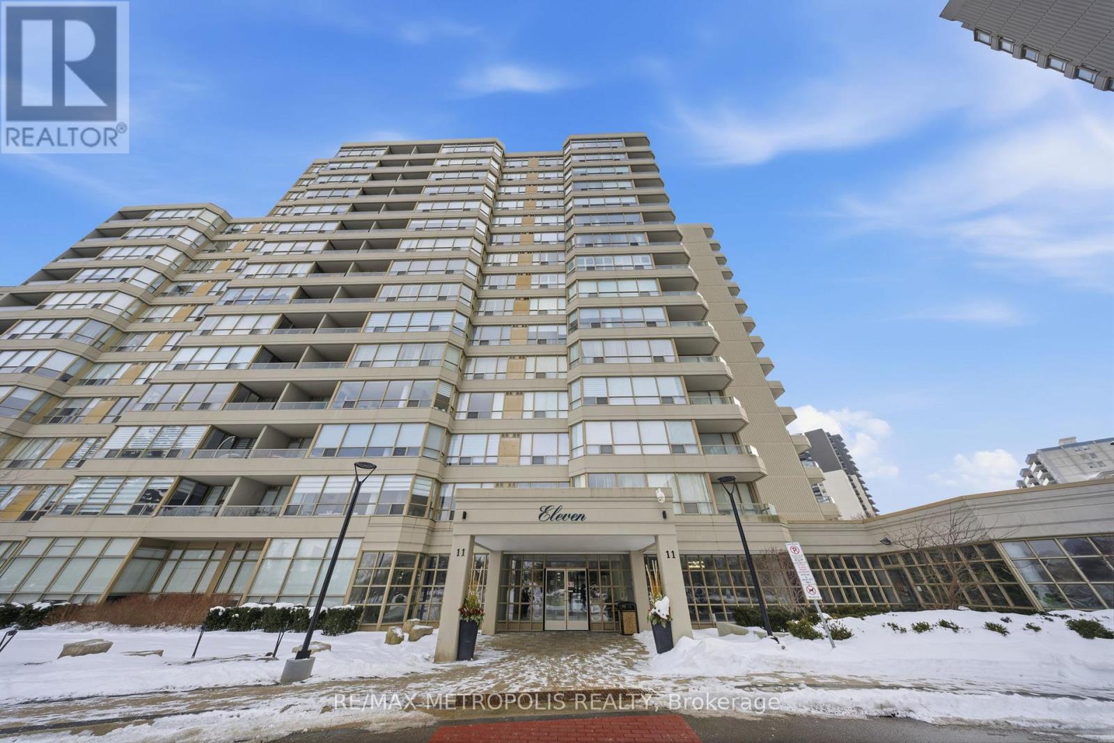 1501 - 11 Townsgate Drive, Vaughan, Ontario  L4J 8G4 - Photo 4 - N13033088
