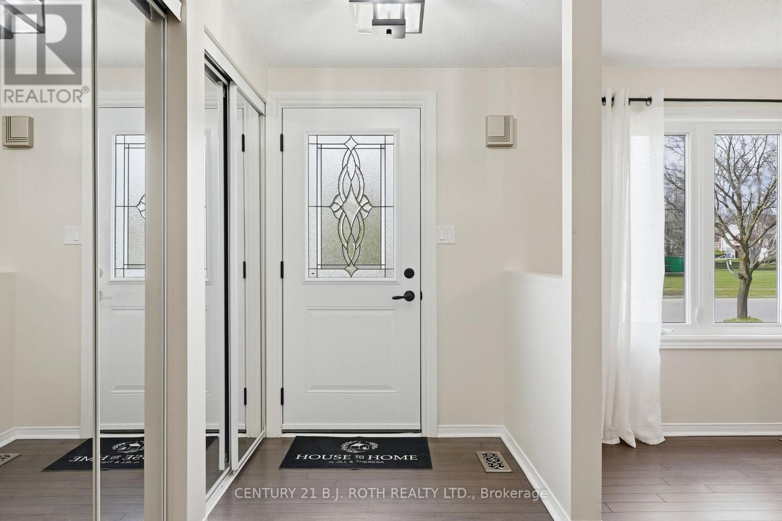 130 Athabaska Road, Barrie, Ontario  L4N 8E5 - Photo 4 - S13033008