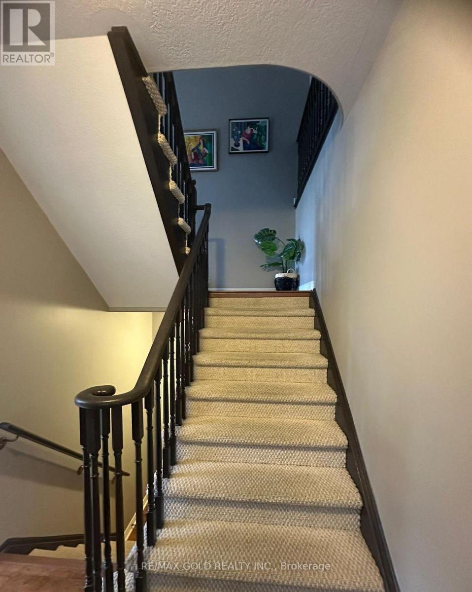 28 Sovereign's Gate, Barrie, Ontario  L4N 0K7 - Photo 15 - S13033036