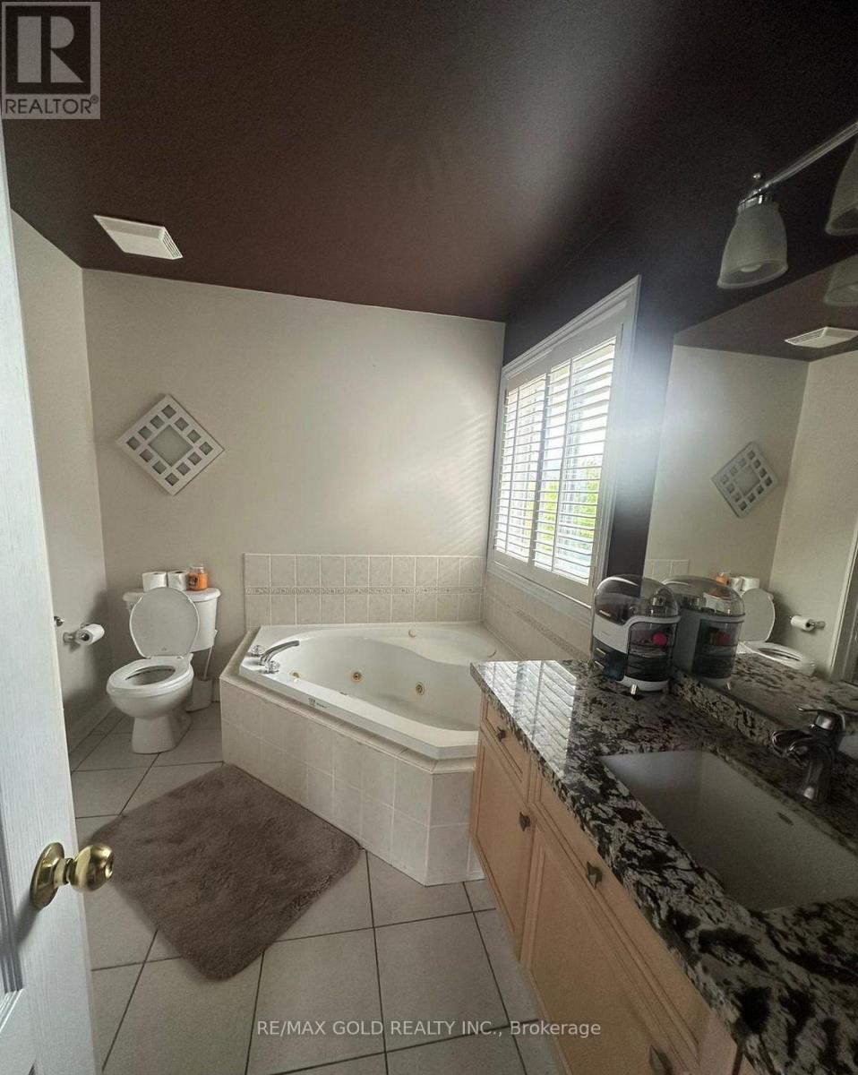 28 Sovereign's Gate, Barrie, Ontario  L4N 0K7 - Photo 19 - S13033036