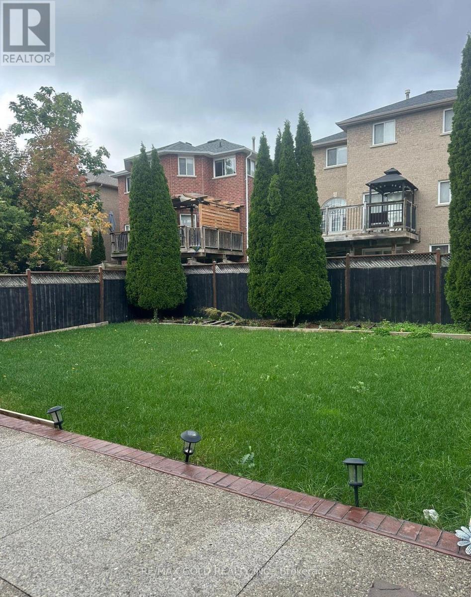 28 Sovereign's Gate, Barrie, Ontario  L4N 0K7 - Photo 34 - S13033036