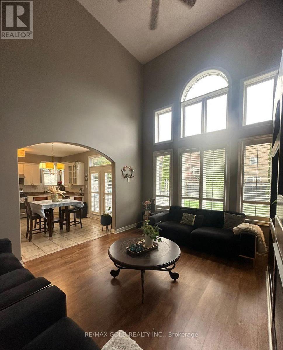 28 Sovereign's Gate, Barrie, Ontario  L4N 0K7 - Photo 6 - S13033036