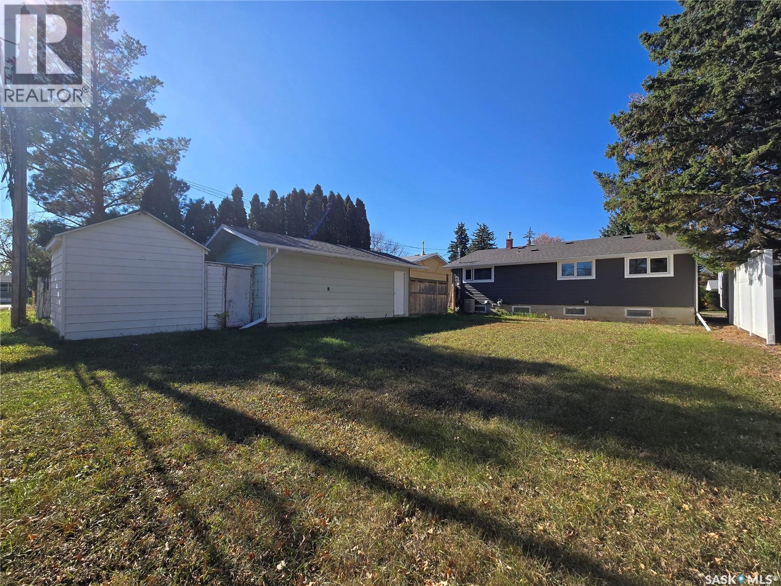 E 719 3rd Street E, Assiniboia, Saskatchewan  S0H 0B0 - Photo 6 - SK033665