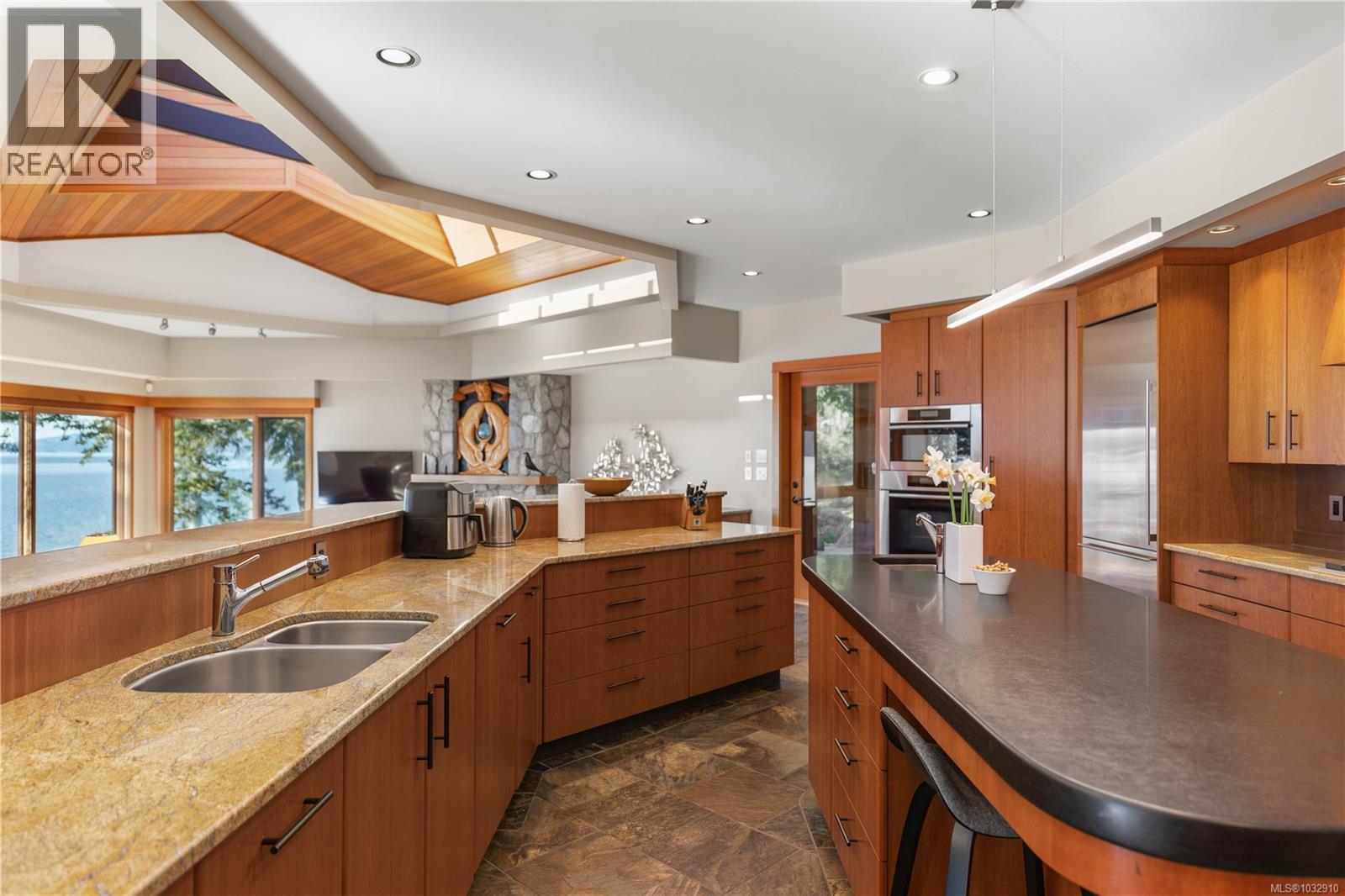 8440 Lawrence Rd, Central Saanich, British Columbia  V8M 1S5 - Photo 21 - 1032910