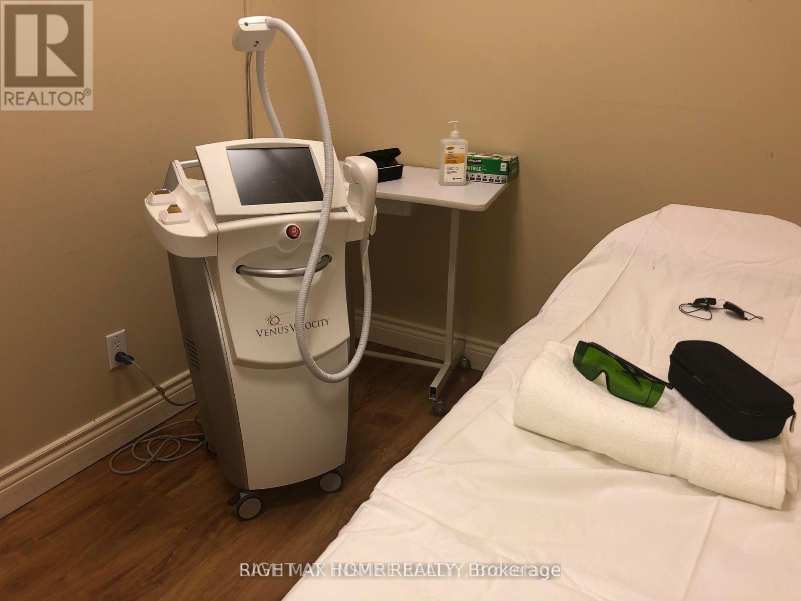 1525 Albion Road, Toronto, Ontario  M9V 5G5 - Photo 3 - W13033040